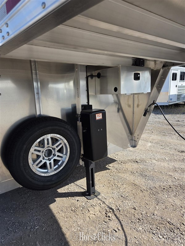 2026 Featherlite Trailers 9807  Horse Trailer - Horse Trailers