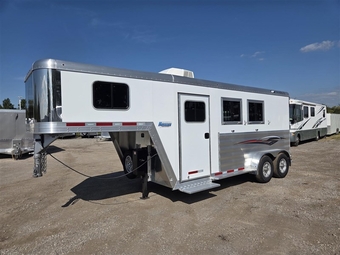 2026 Featherlite Trailers 9807  Horse Trailer