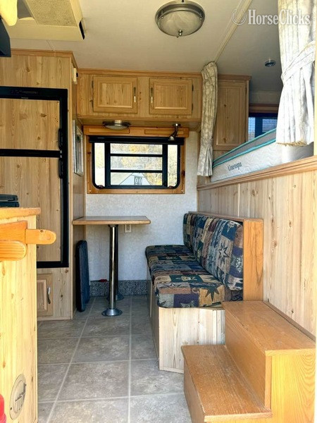 2003 Sundowner Trailers Horizon  Gooseneck Horse Trailer