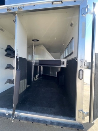 2023 Lakota 4 horse gooseneck trailer with 15\' living quarters