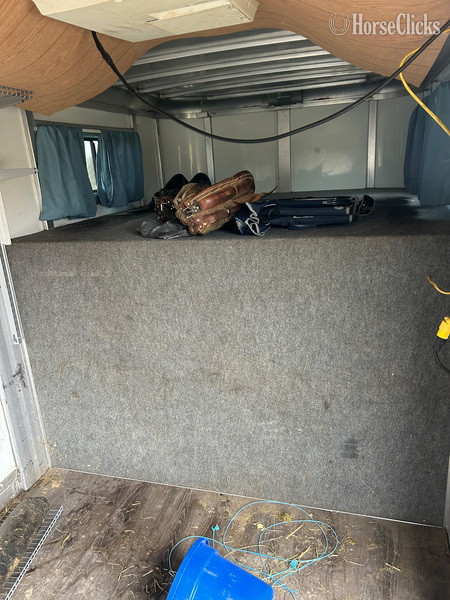 2001 Adam Trailers J2040  Gooseneck Horse Trailer Kentucky