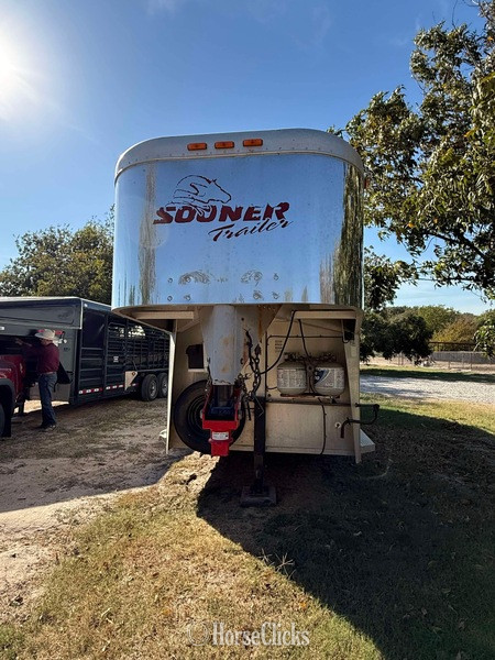 2002 Sooner Trailers  Gooseneck Horse Trailer Texas