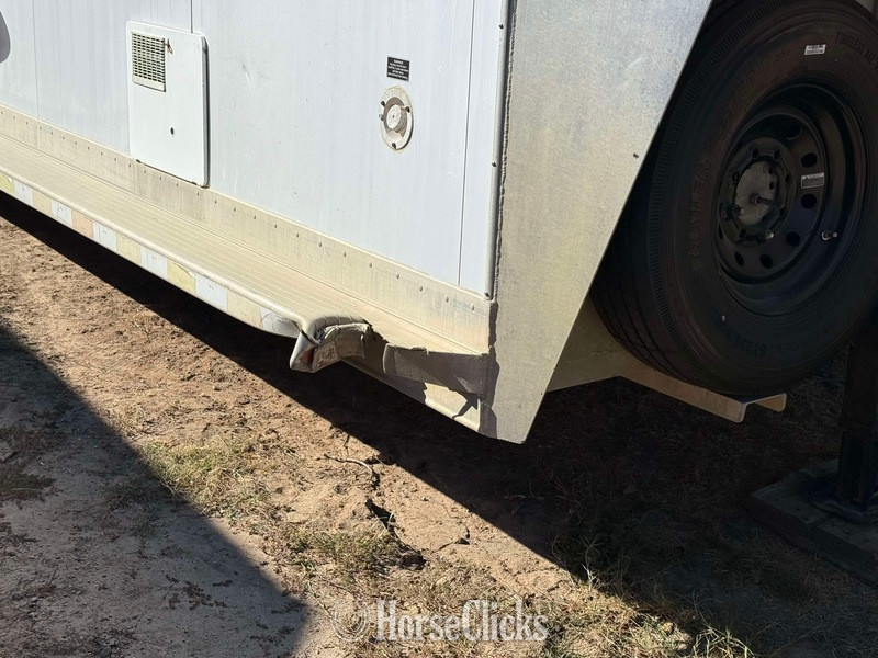 Horse Trailers - 2002 Sooner Trailers  Gooseneck Horse Trailer in Texas