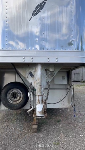 Kentucky 1995 Featherlite Trailers 8546 Gooseneck Horse Trailer