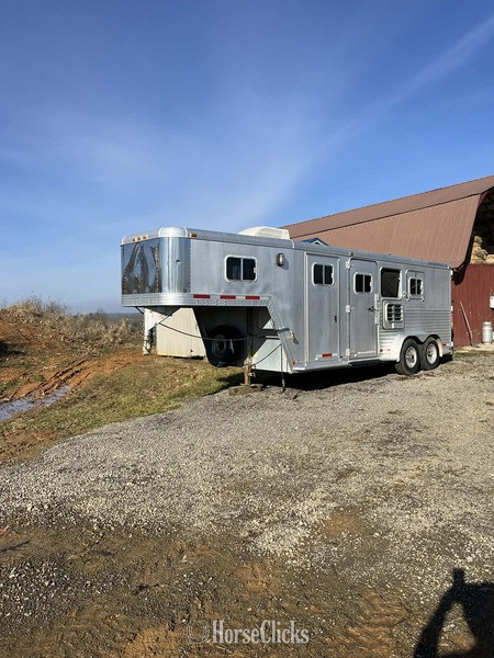 Horse Trailers - 1995 Featherlite Trailers 8546 Gooseneck Horse Trailer in Kentucky