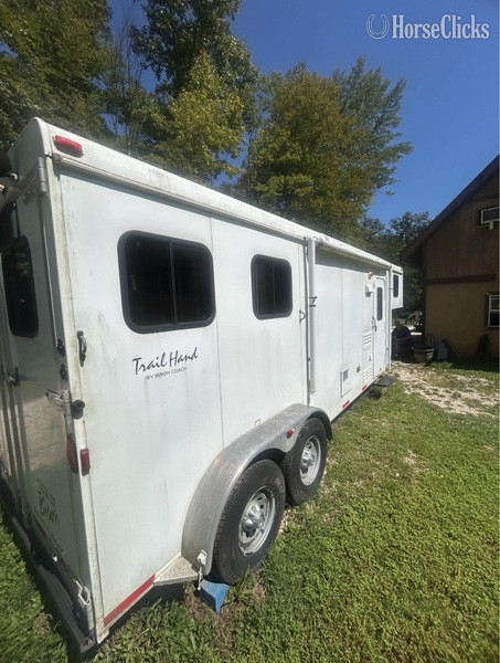2009 Bison Coach 7280LQ Gooseneck Horse Trailer