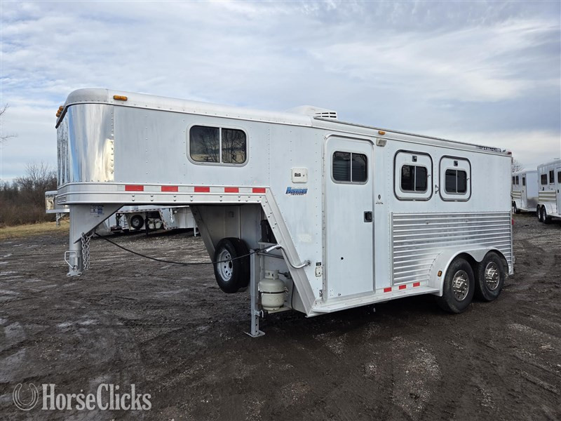 2001 Featherlite Trailers 8541  Horse Trailer in Ohio