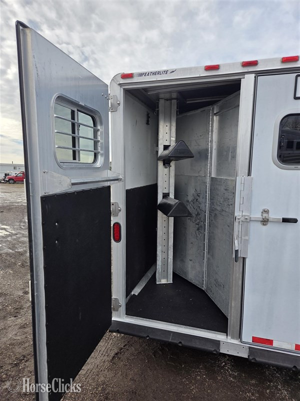 2001 Featherlite Trailers 8541  Horse Trailer - Horse Trailers