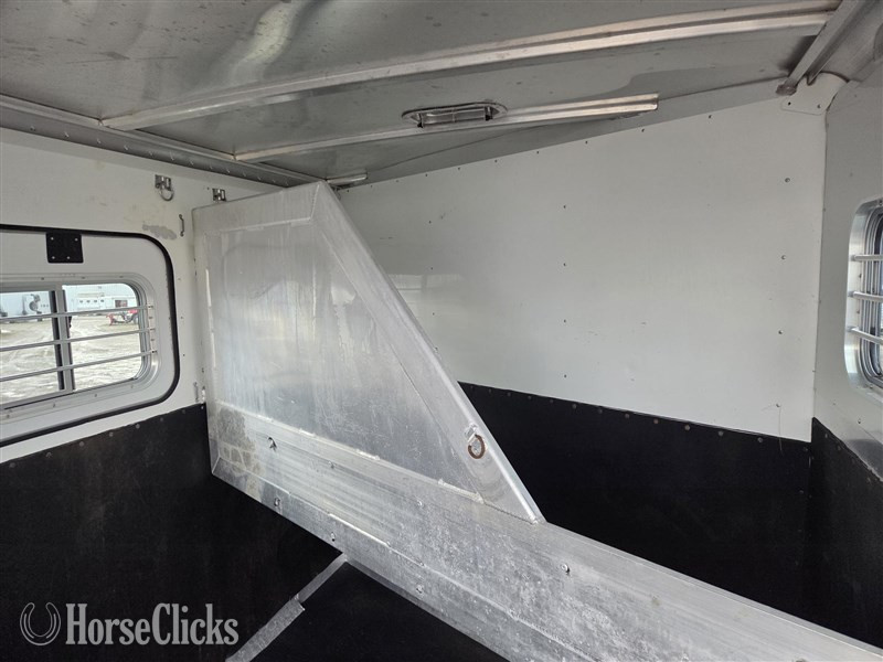 Horse Trailers - 2001 Featherlite Trailers 8541  Horse Trailer in Ohio