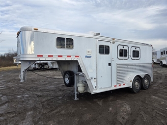 2001 Featherlite Trailers 8541  Horse Trailer