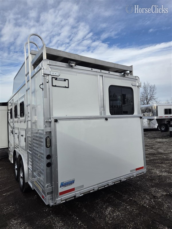 2015 Lakota Charger  Horse Trailer - Horse Trailers in Ohio