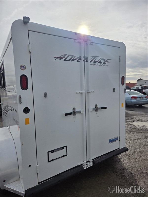 Ohio 2017 Trails West 2H  Horse Trailer