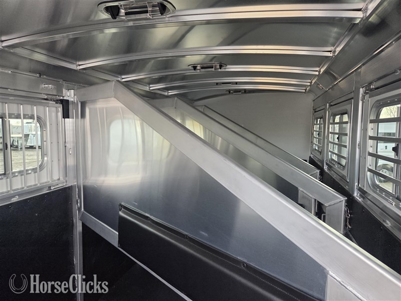 2026 Elite Trailers Mustang  Horse Trailer Ohio