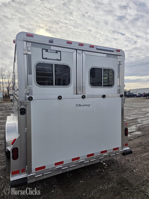 Ohio 2026 Elite Trailers Mustang  Horse Trailer