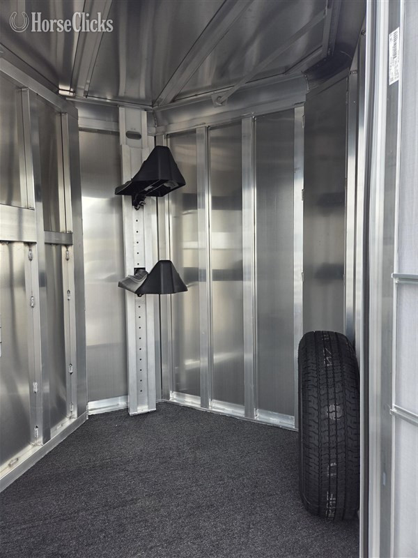 Horse Trailers - 2026 Featherlite Trailers 9400  Horse Trailer in Ohio