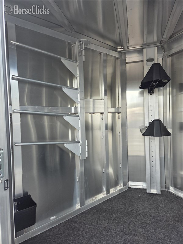 Horse Trailers - 2026 Featherlite Trailers 9400  Horse Trailer
