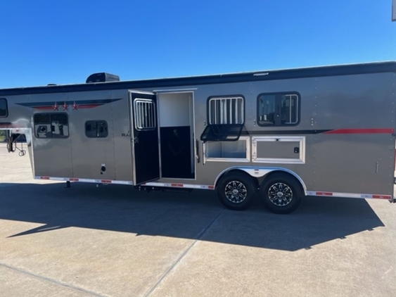 2023 Bison 3 horse gooseneck trailer with 11\' living quarters