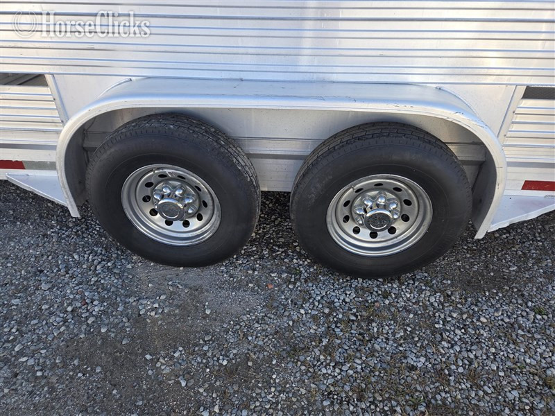 2002 Eby Trailers Maverick  Horse Trailer - Horse Trailers in Ohio