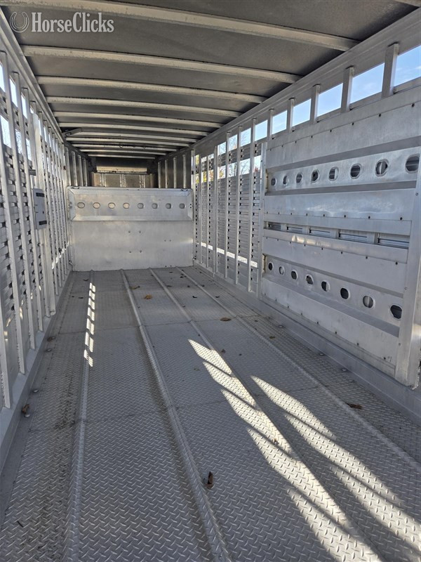 2002 Eby Trailers Maverick  Horse Trailer - Horse Trailers