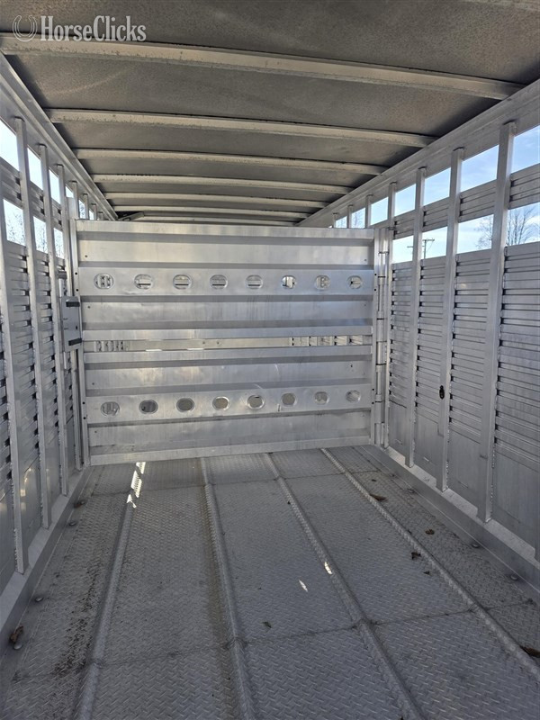 2002 Eby Trailers Maverick  Horse Trailer Ohio