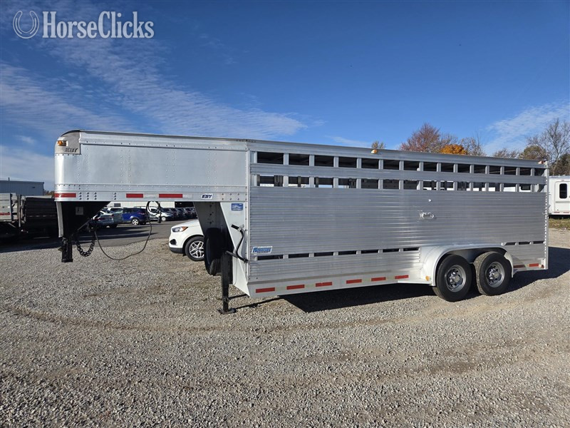 2002 Eby Trailers Maverick  Horse Trailer