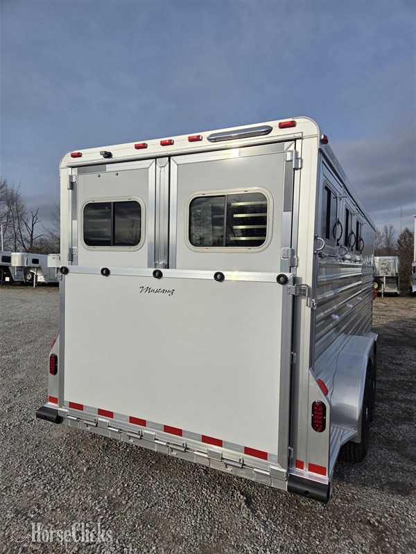 Ohio 2026 Elite Trailers Mustang  Horse Trailer