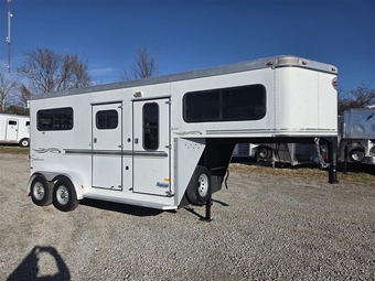 2004 Sundowner Trailers 777  Horse Trailer
