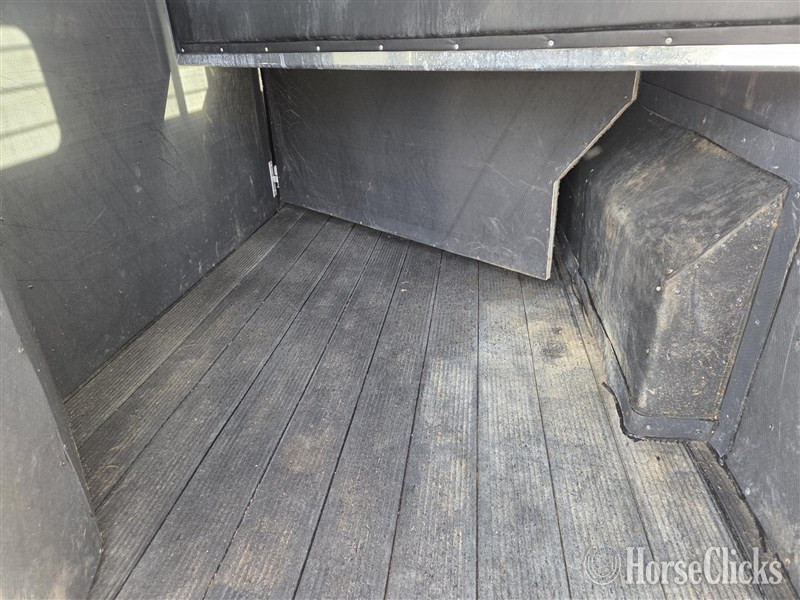 2004 Horton Trailers 3H  Horse Trailer - Horse Trailers