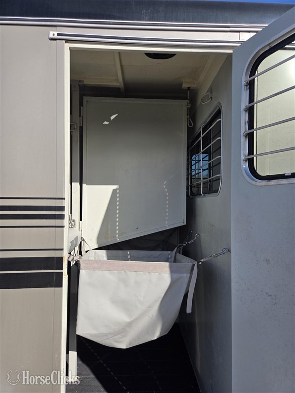 Horse Trailers - 2008 Hawk Trailers 2-Horse Bumper Pull  Horse Trailer