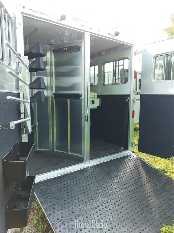 2023 Featherlite Trailers 8581  Horse Trailer - Horse Trailers in Ohio
