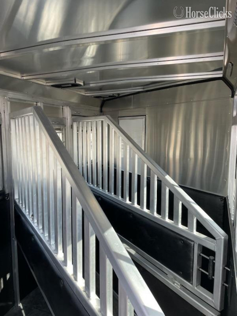 2026 Merhow Trailers Bronco Gooseneck Horse Trailer Kentucky