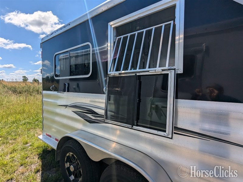 2024 Featherlite Trailers 9500  Horse Trailer Ohio