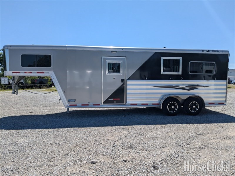 Ohio 2024 Featherlite Trailers 9500  Horse Trailer