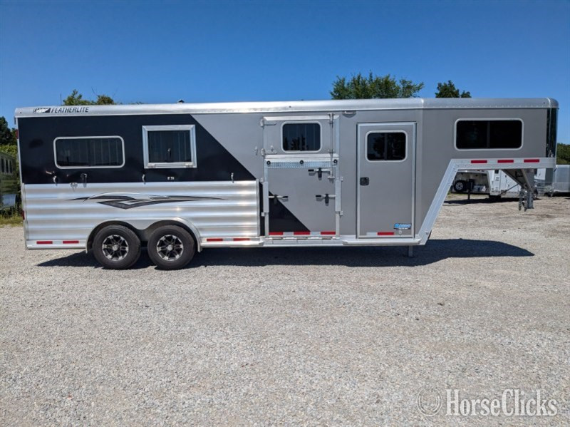 2024 Featherlite Trailers 9500  Horse Trailer in Ohio