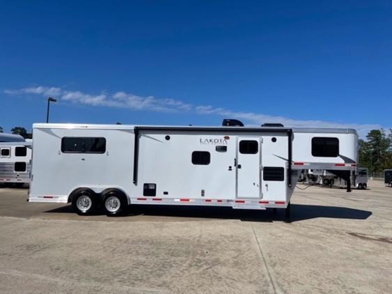 2023 Lakota 3 horse gooseneck trailer with 11\' living quarters