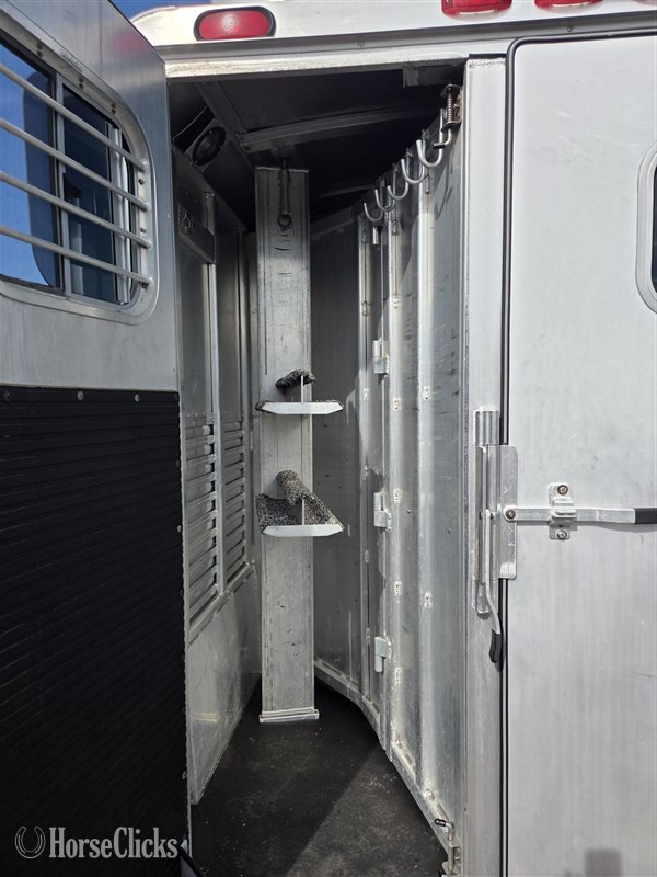 1998 4-Star 2H  Horse Trailer Ohio
