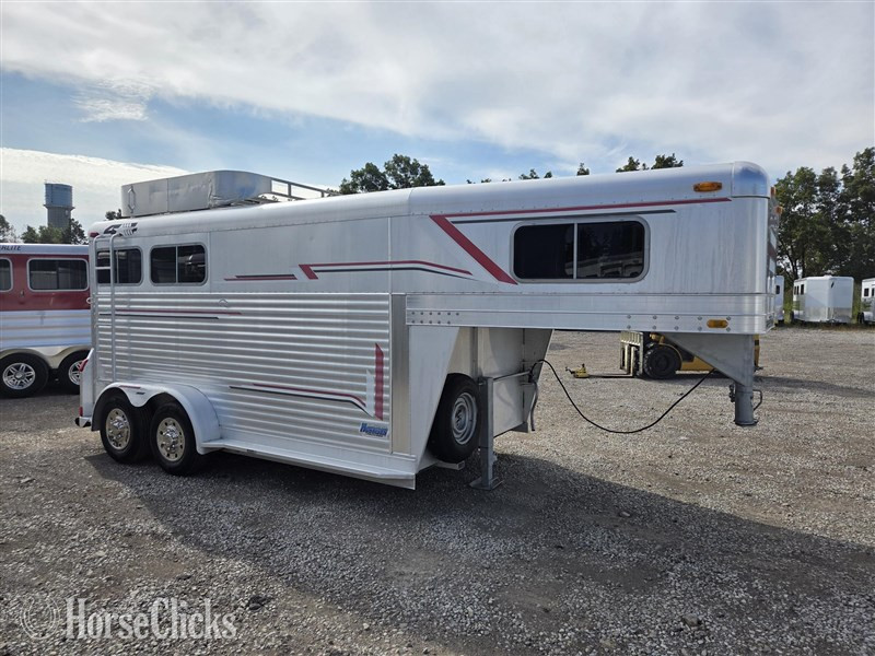 1998 4-Star 2H  Horse Trailer