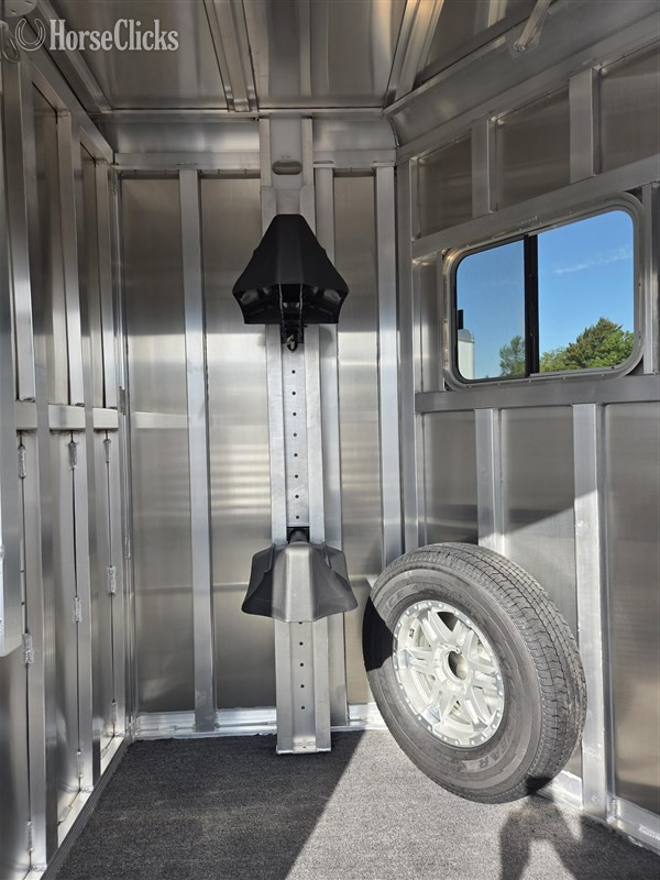 Horse Trailers - 2026 Featherlite Trailers 9300  Horse Trailer in Ohio