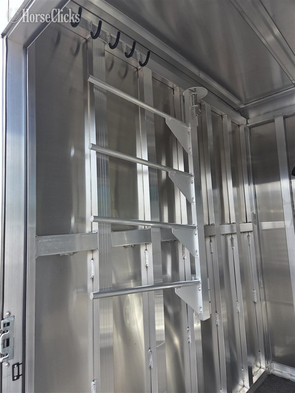 Horse Trailers - 2026 Featherlite Trailers 9300  Horse Trailer