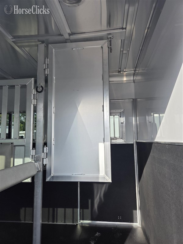 2026 Featherlite Trailers 9300  Horse Trailer - Horse Trailers