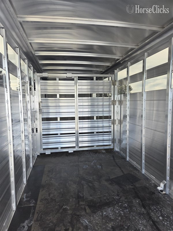 2026 Featherlite Trailers 8117  Horse Trailer - Horse Trailers