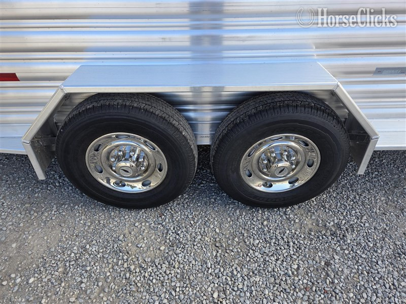 2026 Featherlite Trailers 8117  Horse Trailer Ohio