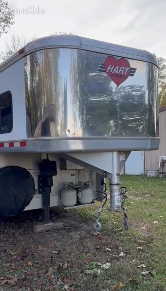 2002 Hart Trailers Outlaw  Gooseneck Horse Trailer