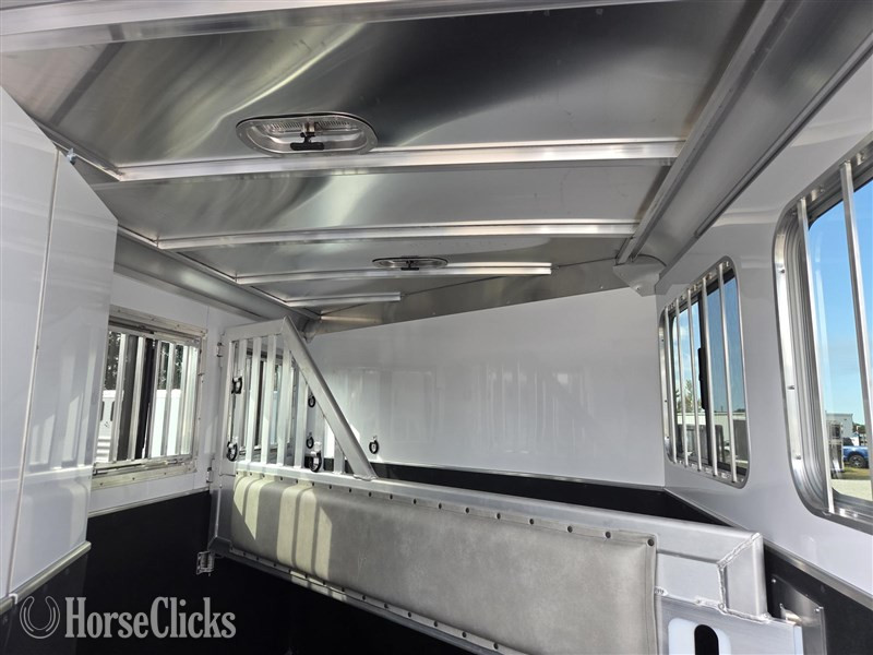 2026 Featherlite Trailers 9400  Horse Trailer - Horse Trailers