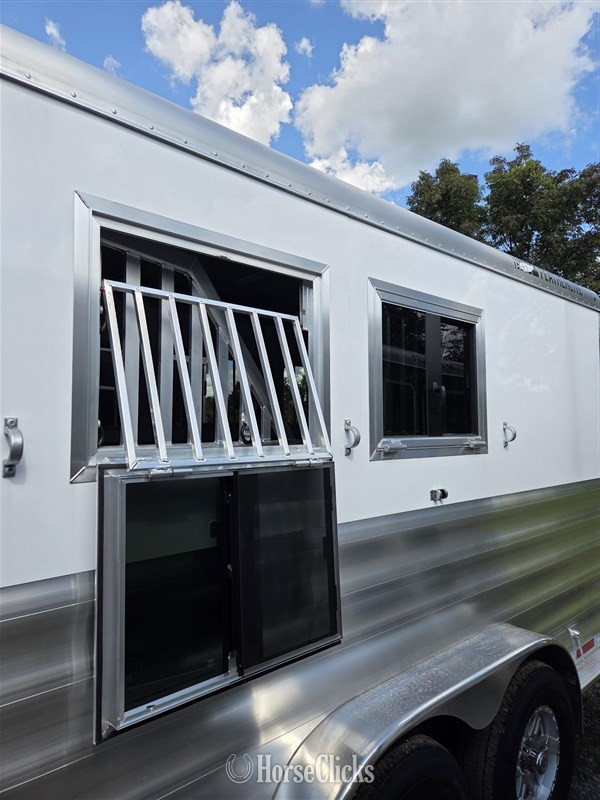 2026 Featherlite Trailers 9600  Horse Trailer - Horse Trailers