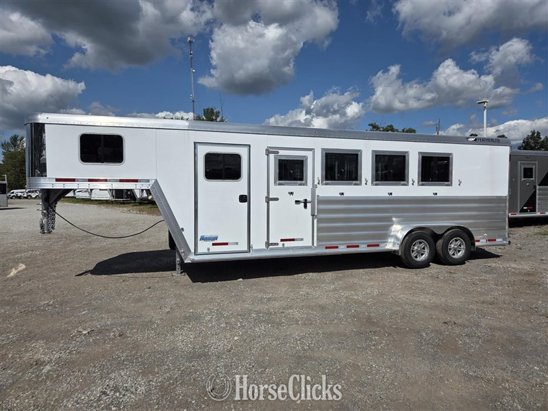 2026 Featherlite Trailers 9600  Horse Trailer in Ohio