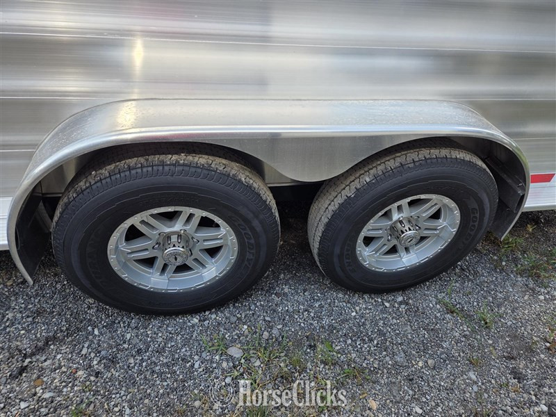 2026 Featherlite Trailers 9600  Horse Trailer Ohio