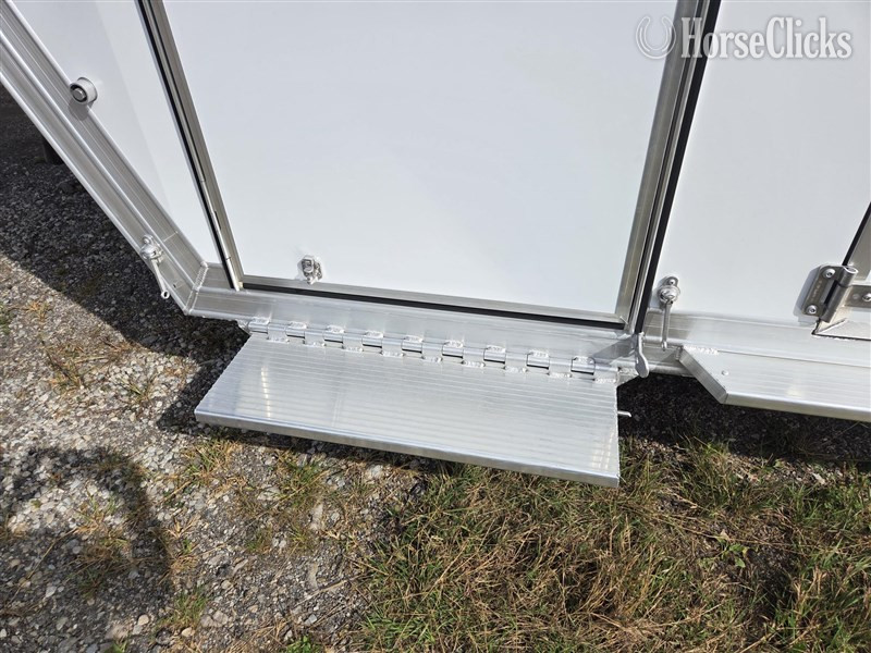 Horse Trailers - 2026 Featherlite Trailers 9600  Horse Trailer