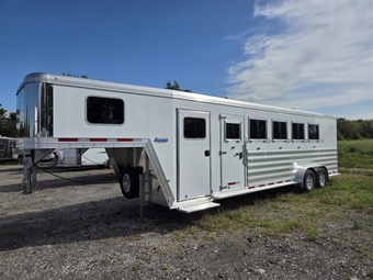 2026 Featherlite Trailers 9600  Horse Trailer