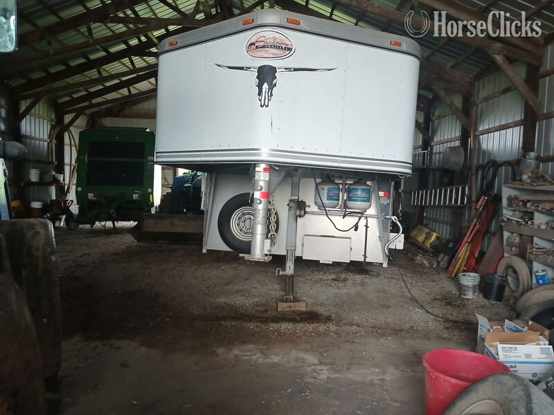 2001 Sundowner Trailers  Gooseneck Horse Trailer - Horse Trailers in Kentucky